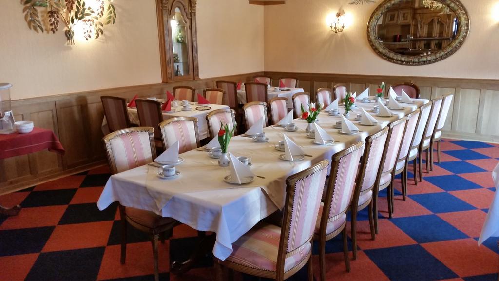 Hotel Dorfschenke Пирмазенс Екстериор снимка